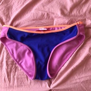NWT triangle bikini bottom